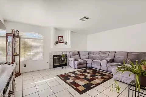 8212 Dream Star Ct, Las Vegas, NV 89145