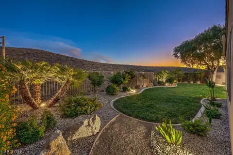 49 Stonemark Dr, Henderson, NV 89052