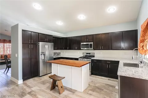 2421 Sunrise Springs Ct, North Las Vegas, NV 89031