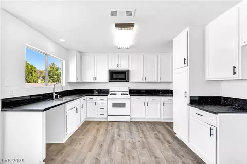 550 Kelsford Dr, Las Vegas, NV 89123