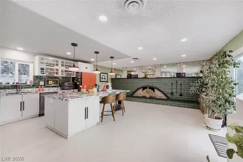 3131 S Liberty Cir, Las Vegas, NV 89121