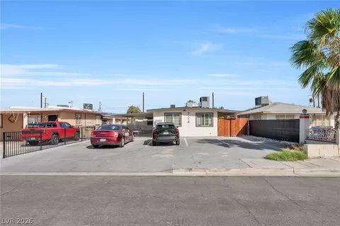 724 N 9th St, Las Vegas, NV 89101