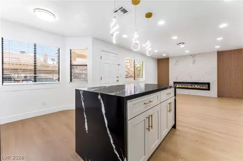 1017 Falconhead Ln #102, Las Vegas, NV 89128