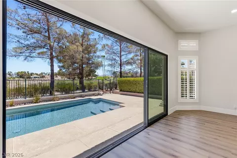 8649 Robinson Ridge Dr, Las Vegas, NV 89117