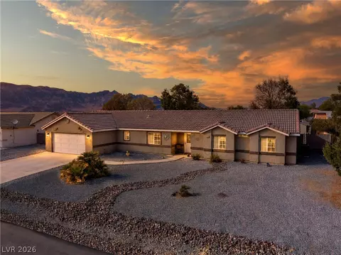 720 Indian Wells Ct, Pahrump, NV 89060