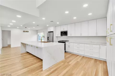 4132 Butterfield Way, Las Vegas, NV 89103