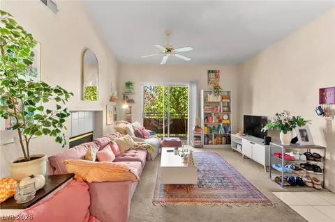 7628 Pacific Hills Ave #204, Las Vegas, NV 89128