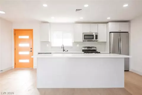 906 Baker Ave, Las Vegas, NV 89108