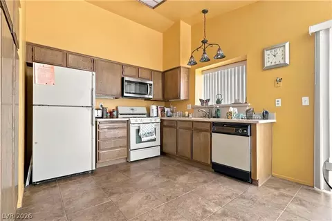 Kitchen - 3086 Leandro Ct, Laughlin, NV 89029 photo 2 of 4