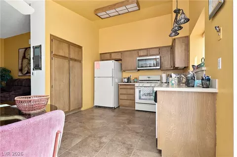 Kitchen - 3086 Leandro Ct, Laughlin, NV 89029 photo 3 of 4