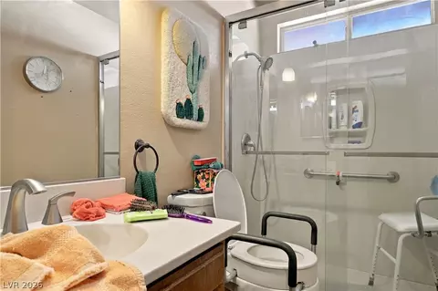 Bath - 3086 Leandro Ct, Laughlin, NV 89029 photo 2 of 2