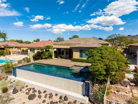 51 E Braelinn Dr, Henderson, NV 89052