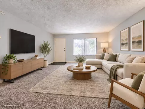615 S Royal Crest Cir #16, Las Vegas, NV 89169