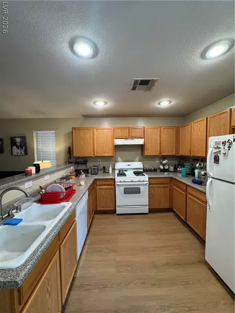 5933 Yucca House Ave, Las Vegas, NV 89156