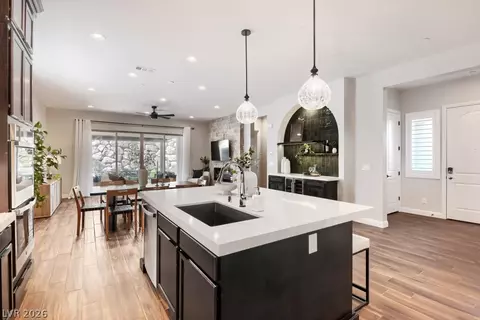 395 Nine Mile Creek Dr, Las Vegas, NV 89138