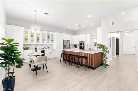 2900 Crown Ridge Dr, Las Vegas, NV 89134