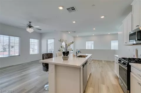 7312 N Decatur Blvd #6, North Las Vegas, NV 89084
