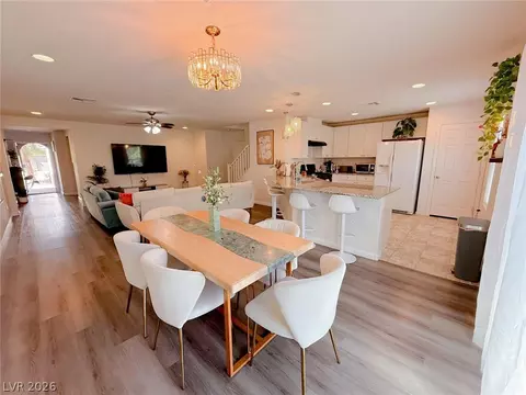 9205 Valley Betica Ave, Las Vegas, NV 89148