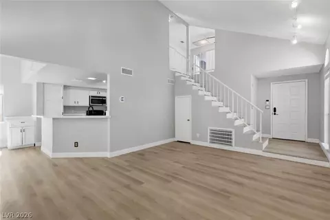 8912 Surf View Dr, Las Vegas, NV 89117