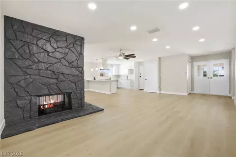 324 Lakehurst Rd, Las Vegas, NV 89145