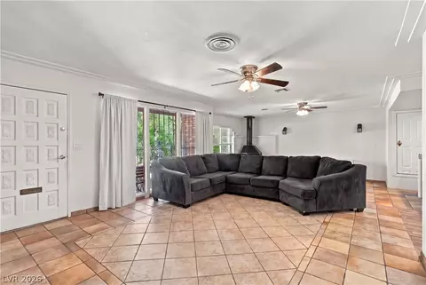 2828 Willoughby Ave, Las Vegas, NV 89101
