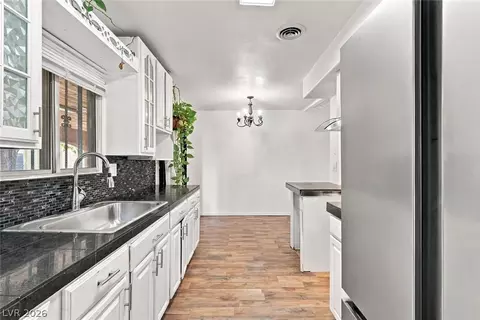 2828 Willoughby Ave, Las Vegas, NV 89101