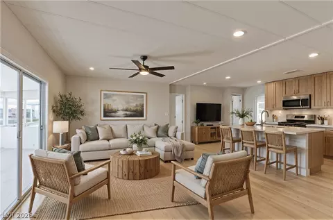 253 Sir Phillip St, Las Vegas, NV 89110
