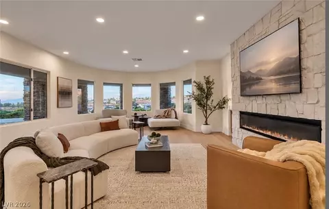 2734 Cherrydale Falls Dr, Henderson, NV 89052