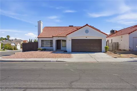 1013 Greystone Dr, Las Vegas, NV 89108