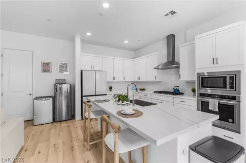 8935 Cassia Winds St, Las Vegas, NV 89166