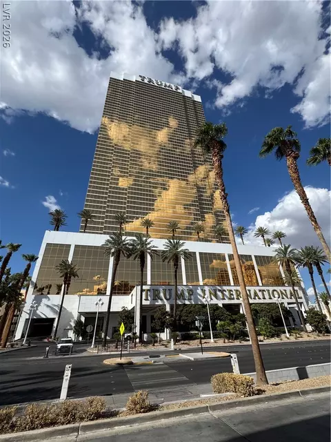 2000 N Fashion Show Dr #2102, Las Vegas, NV 89109