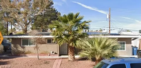 913 Pyramid Dr, Las Vegas, NV 89108