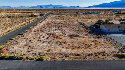 10410 S Oakridge Ave, Pahrump, NV 89048