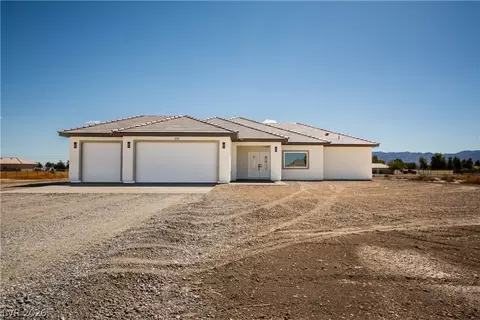 1441 W Lost Creek Dr, Pahrump, NV 89048