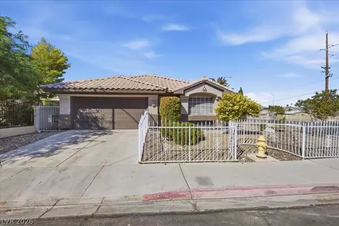 6700 Snake River Ave, Las Vegas, NV 89130