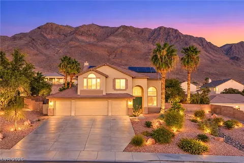 828 Temple View Dr, Las Vegas, NV 89110