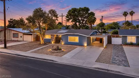 2009 N Michael Way, Las Vegas, NV 89108