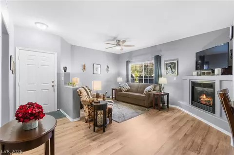 6900 Indian Chief Dr #101, Las Vegas, NV 89130