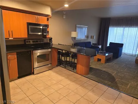 211 E Flamingo Rd #714, Las Vegas, NV 89169