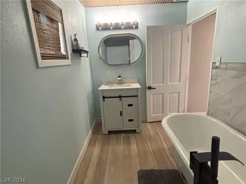 Bath - 734 Ely St, Ely, NV 89301 photo 5 of 6