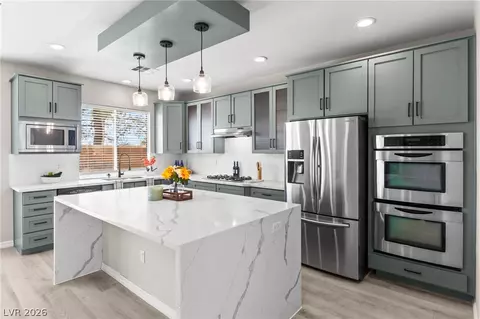 228 Uccello Dr, Las Vegas, NV 89138