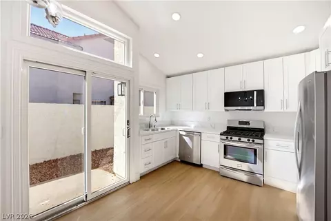 3312 Sturbridge Cir, Las Vegas, NV 89129