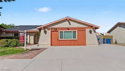 5680 Blossom View Ave, Las Vegas, NV 89142
