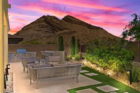 3060 Full Lotus Dr, Las Vegas, NV 89138