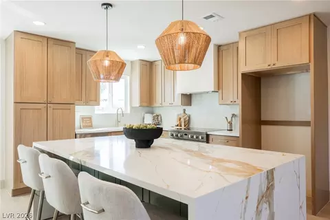 7984 Secretariat Ln, Las Vegas, NV 89123