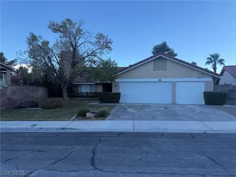 8909 Silvagni Dr, Las Vegas, NV 89117