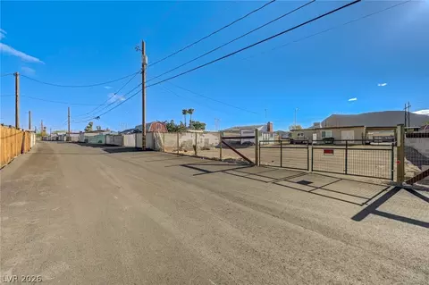 Exterior - 290 W Basic Rd, Henderson, NV 89015 photo 8 of 18