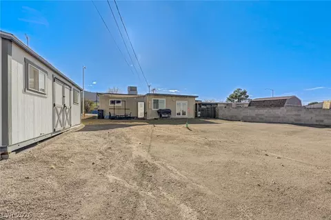 Exterior - 290 W Basic Rd, Henderson, NV 89015 photo 6 of 18