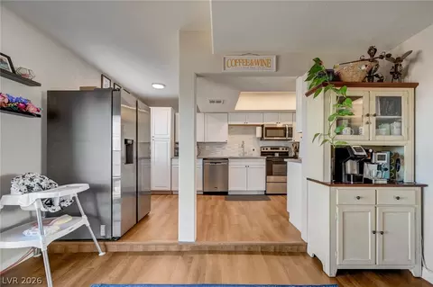 Kitchen - 290 W Basic Rd, Henderson, NV 89015 photo 2 of 6