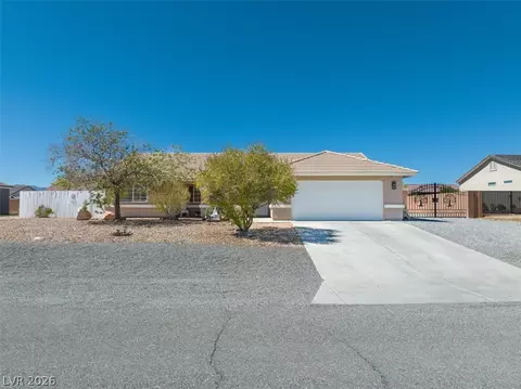 4970 Honey Locust Dr, Pahrump, NV 89061